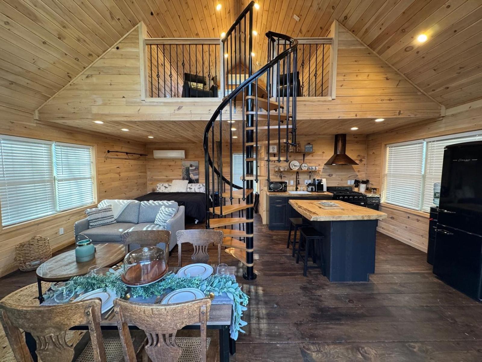 Moonlight Treehouse At Belgrade Hospitality Villa Ngoại thất bức ảnh